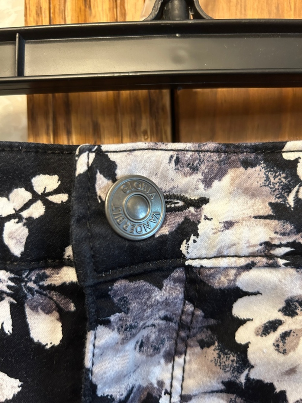 Gloria Vanderbilt Black Floral Jean Shorts - Picture 3 of 4